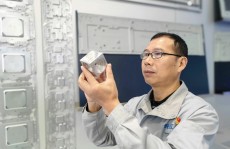 匠心筑梦 刀尖上的中国精度​——记全国劳动模范、四川长虹电子控股集团有限公司高级工程师张祥辉-张永哲爆破专家简介