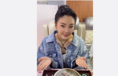 娱乐吃瓜视频田馥甄,网友热议“打肿脸充胖子”事件