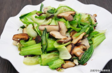 青菜炒香菇,青菜炒香菇，营养与口感的双重享受