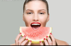 娱乐吃瓜美女图片,揭秘吃瓜美女的爆红之路